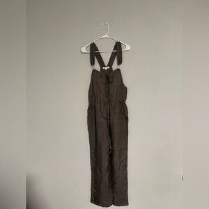 HONEY PUNCH JUMPSUIT WITH A DRAWSTRING IN THE MIDDLE